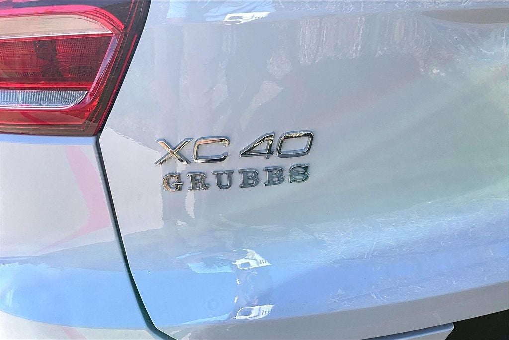 2026 Volvo XC40 B5 Plus