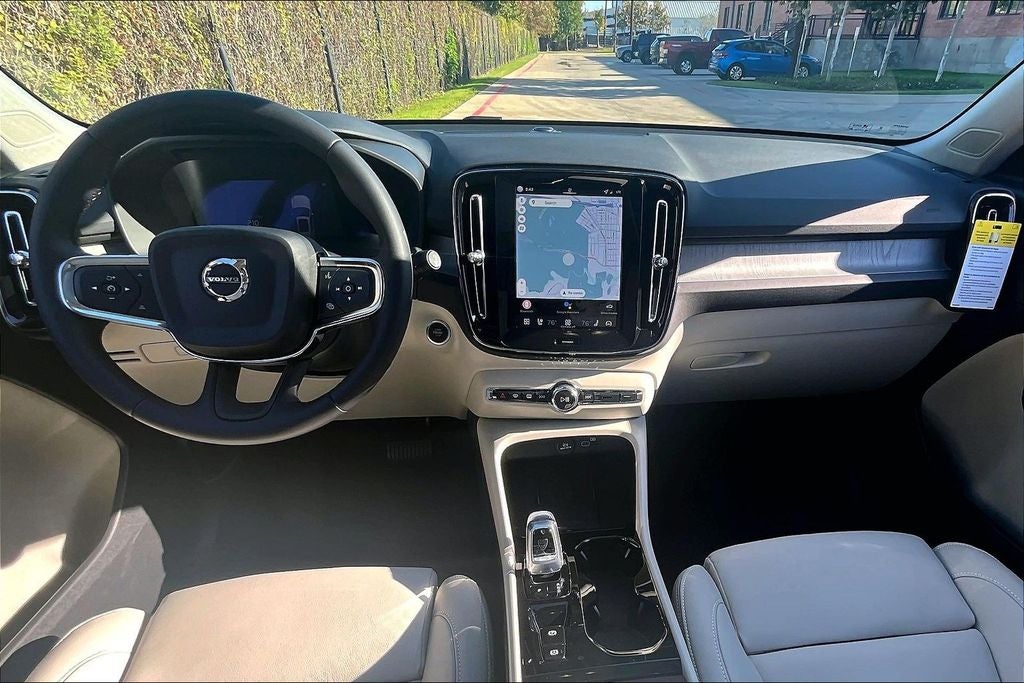 2026 Volvo XC40 B5 Plus