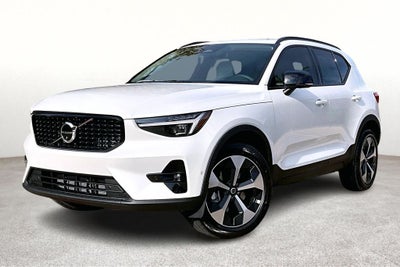 2026 Volvo XC40 B5 Plus