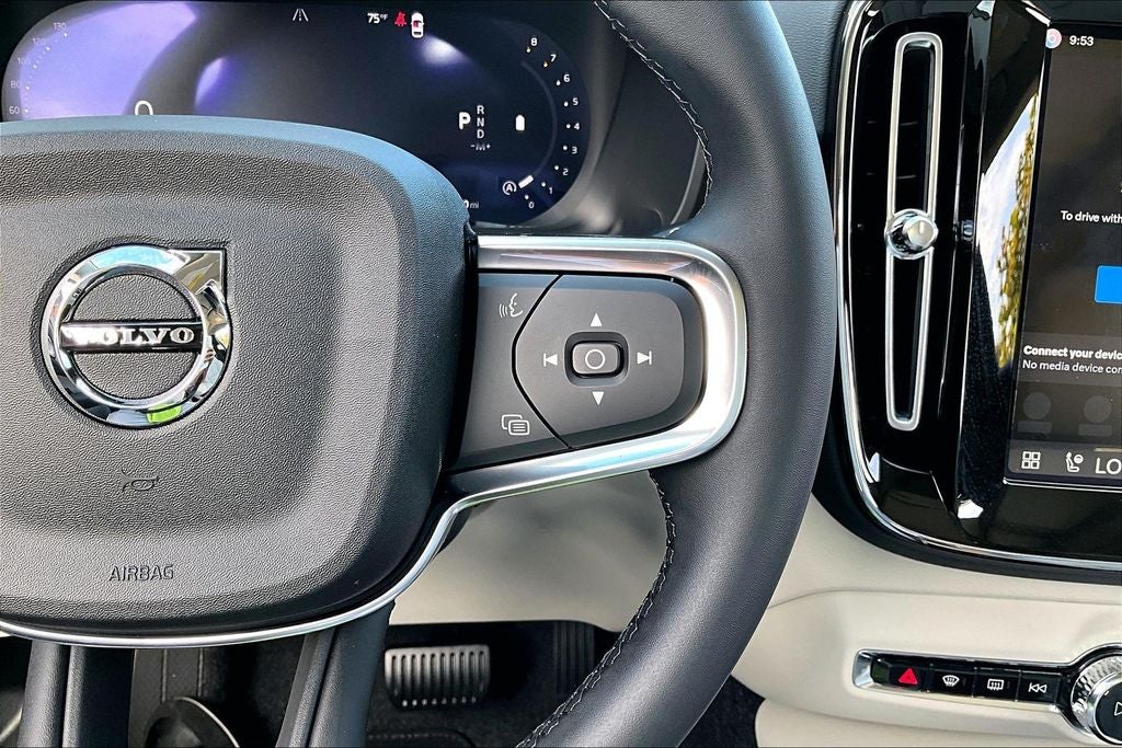 2026 Volvo XC40 B5 Plus