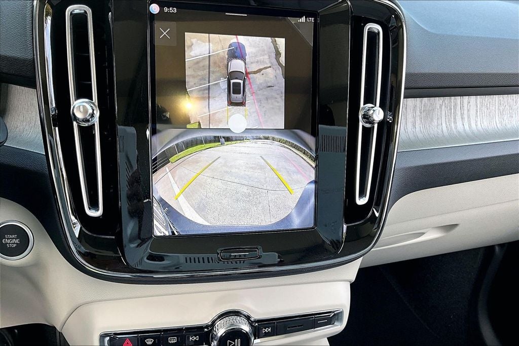 2026 Volvo XC40 B5 Plus