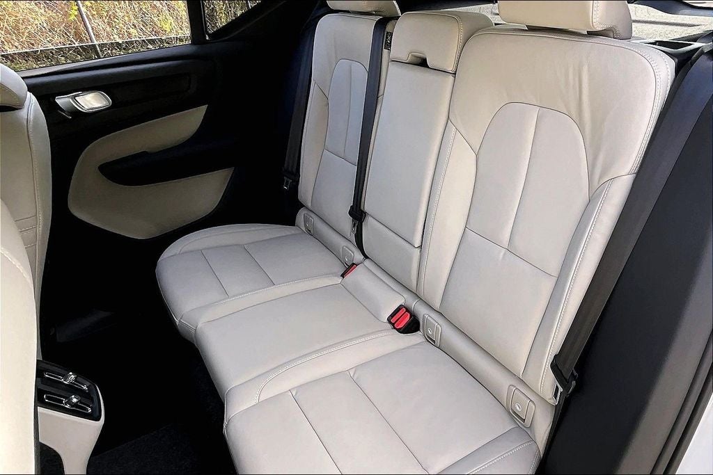 2026 Volvo XC40 B5 Plus