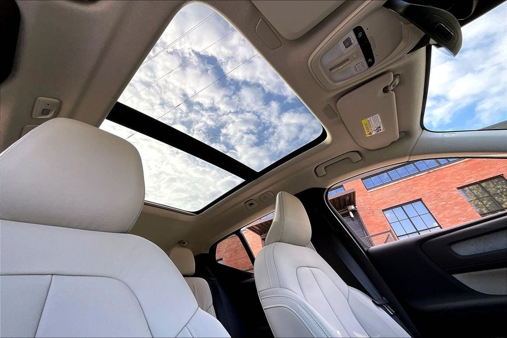 2026 Volvo XC40 B5 Plus