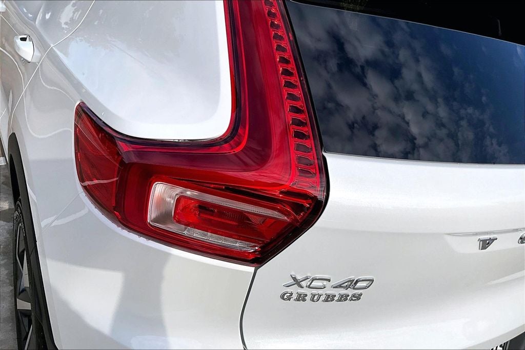 2026 Volvo XC40 B5 Plus