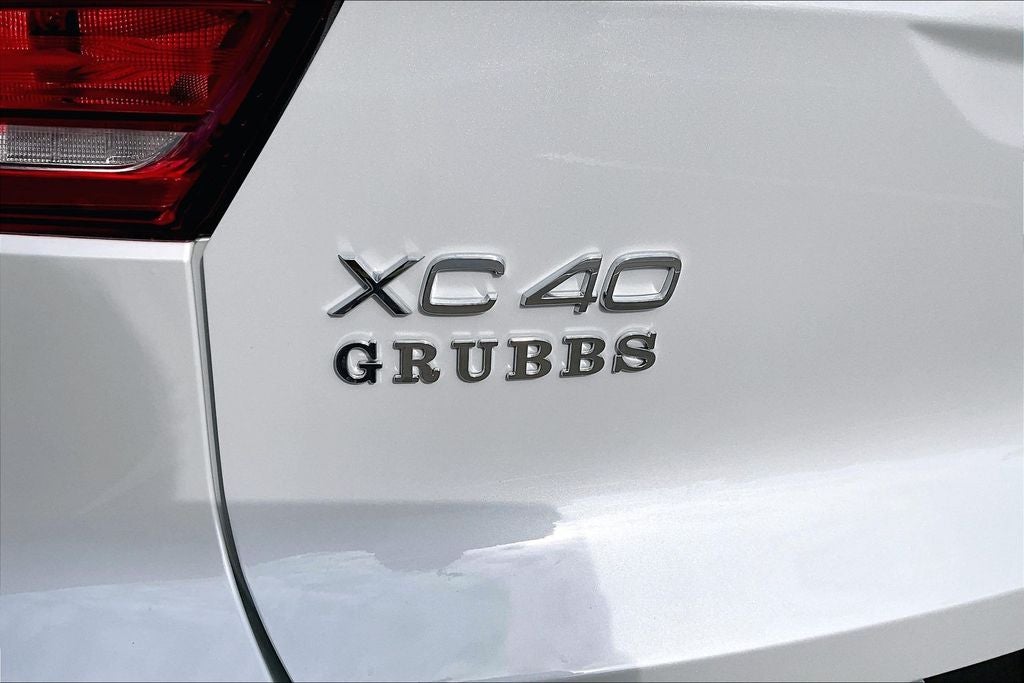 2026 Volvo XC40 B5 Plus