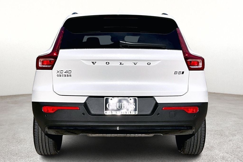 2026 Volvo XC40 B5 Plus