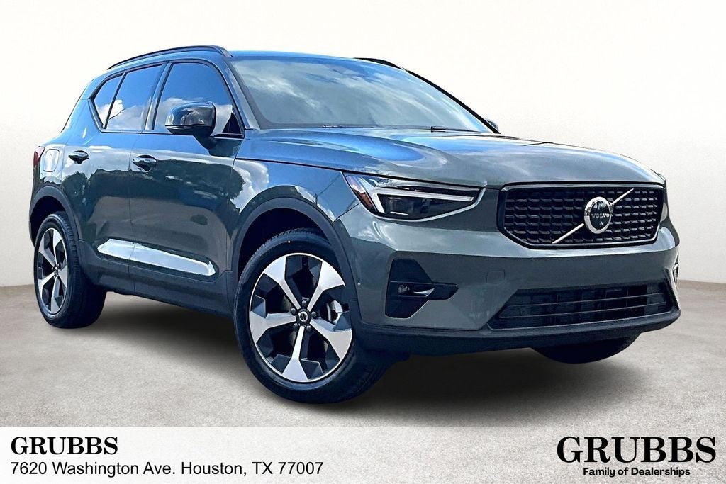 2026 Volvo XC40 B5 Plus