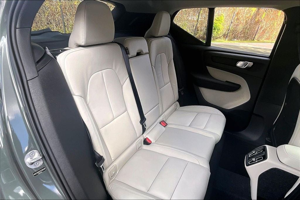 2026 Volvo XC40 B5 Plus