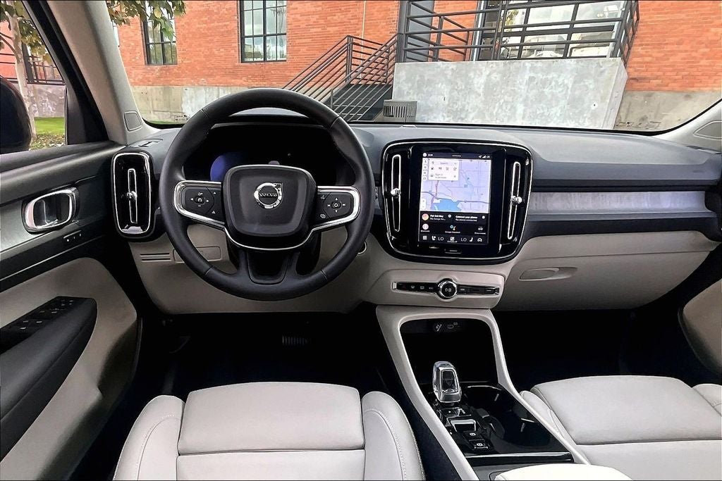 2026 Volvo XC40 B5 Plus