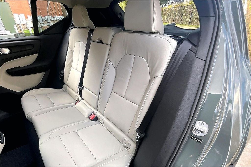 2026 Volvo XC40 B5 Plus