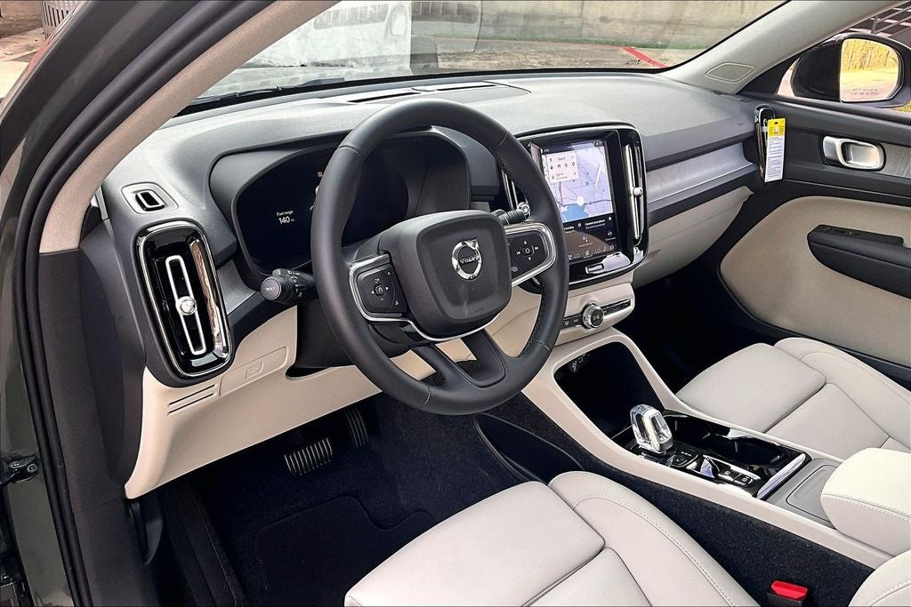 2026 Volvo XC40 B5 Plus