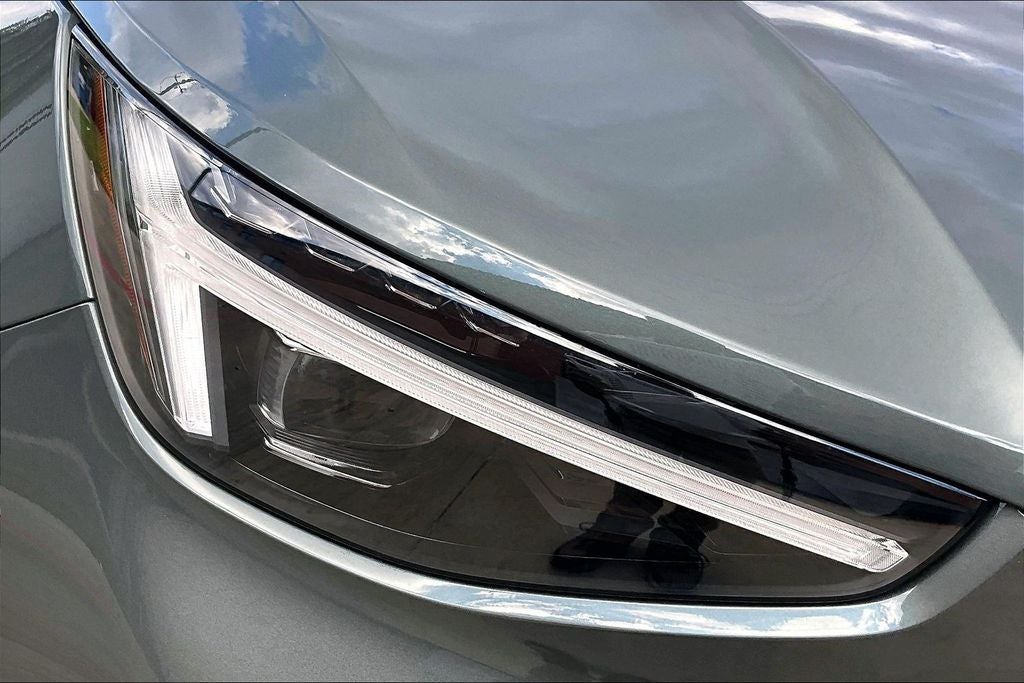 2026 Volvo XC40 B5 Plus