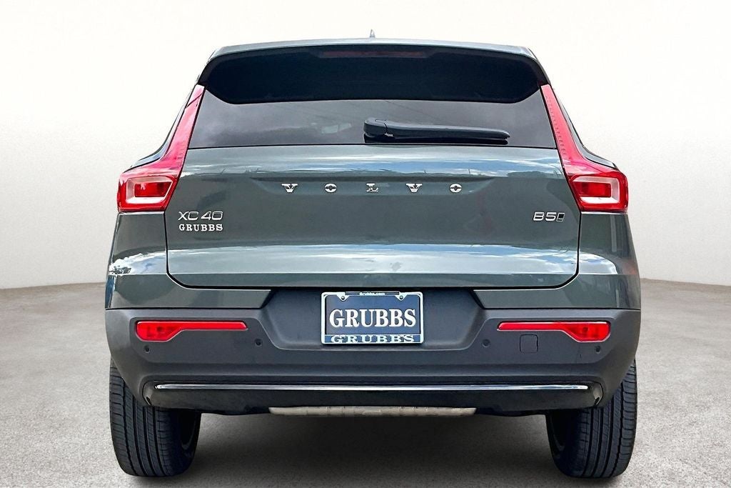 2026 Volvo XC40 B5 Plus