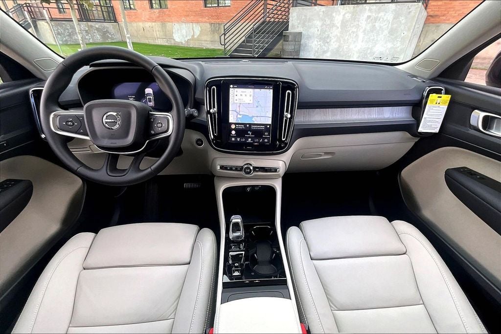 2026 Volvo XC40 B5 Plus