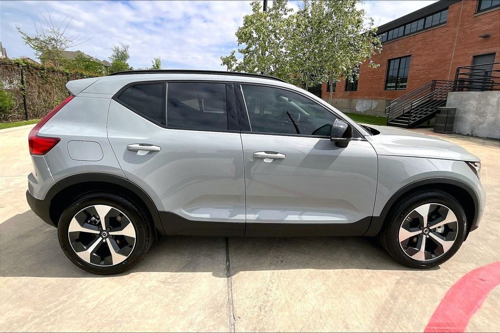 2026 Volvo XC40 B5 Plus