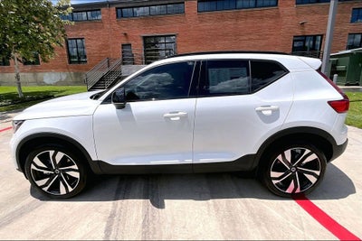 2026 Volvo XC40 B5 Plus
