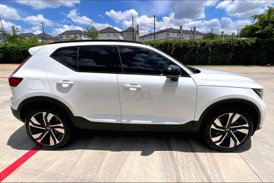 2026 Volvo XC40 B5 Plus