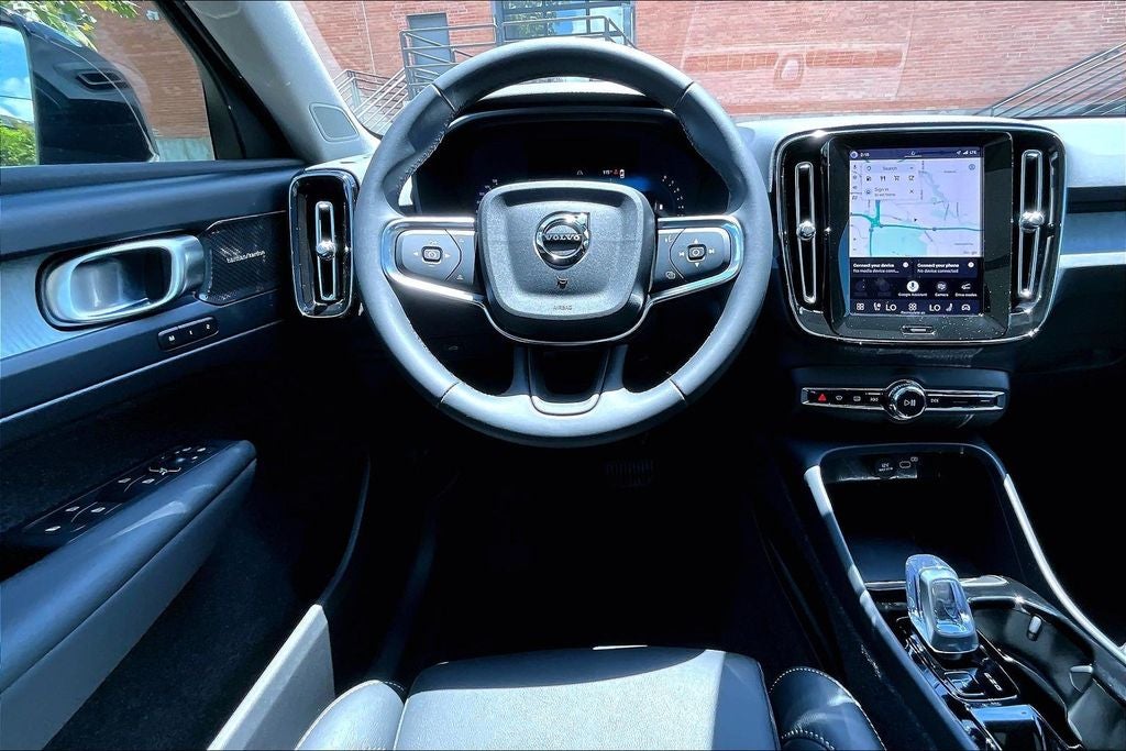 2026 Volvo XC40 B5 Plus