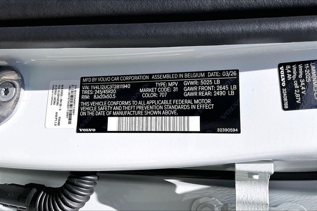 2026 Volvo XC40 B5 Plus