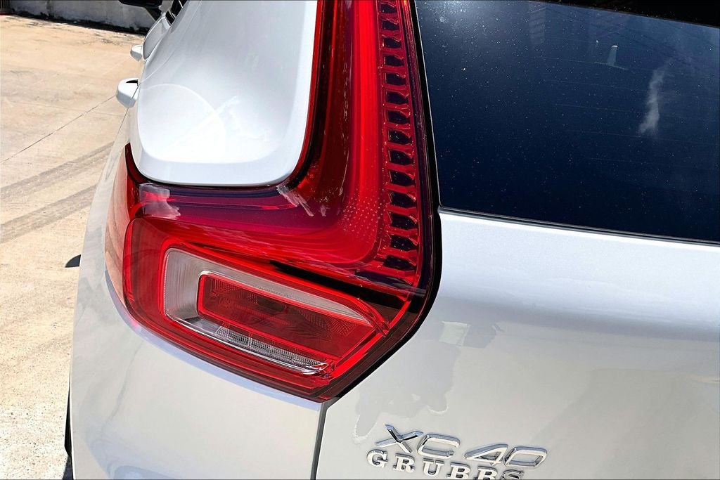 2026 Volvo XC40 B5 Plus