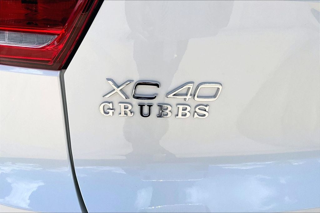 2026 Volvo XC40 B5 Plus