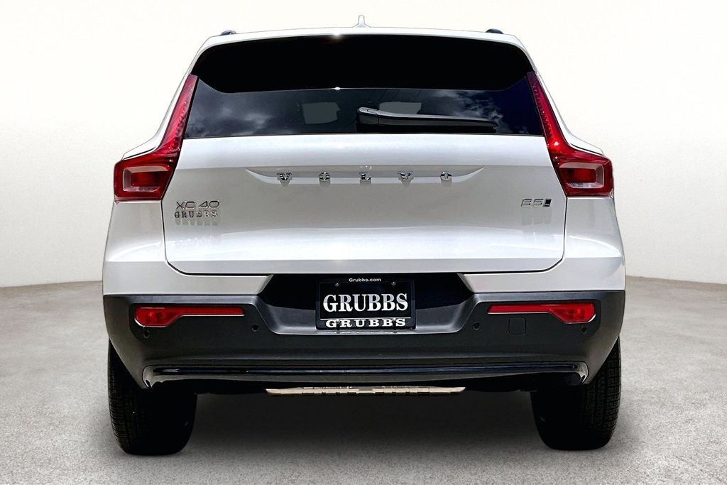 2026 Volvo XC40 B5 Plus