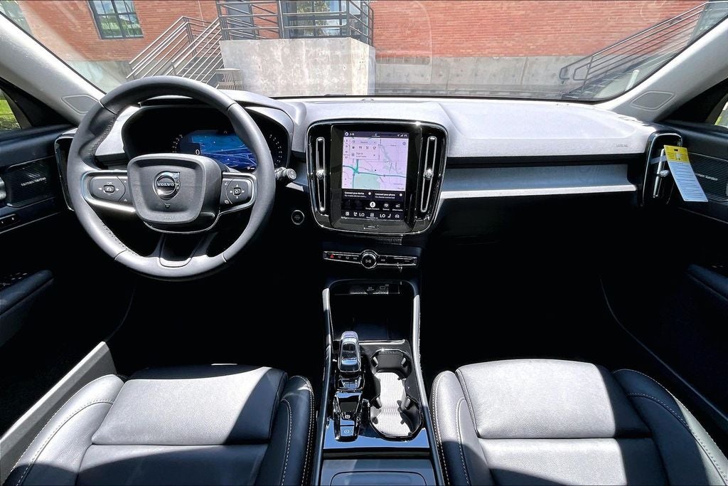 2026 Volvo XC40 B5 Plus