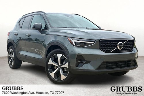 2026 Volvo XC40 B5 Plus