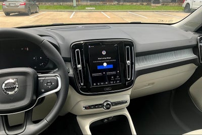 2026 Volvo XC40 B5 Plus