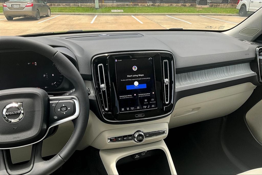 2026 Volvo XC40 B5 Plus