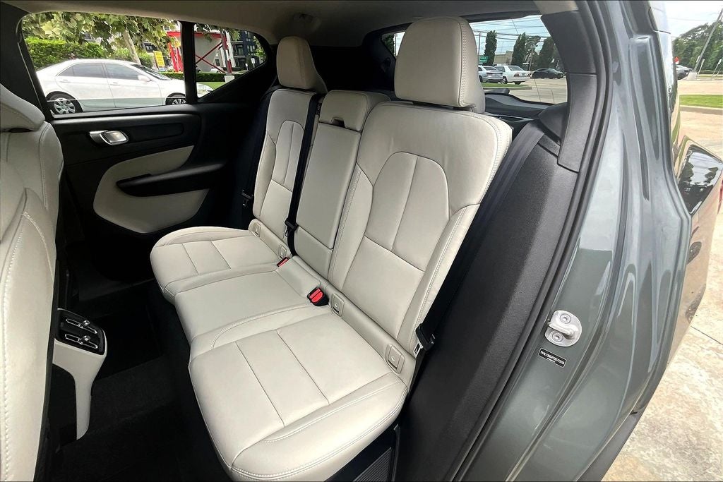 2026 Volvo XC40 B5 Plus