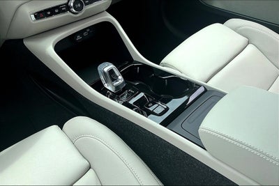 2026 Volvo XC40 B5 Plus