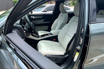 2026 Volvo XC40 B5 Plus