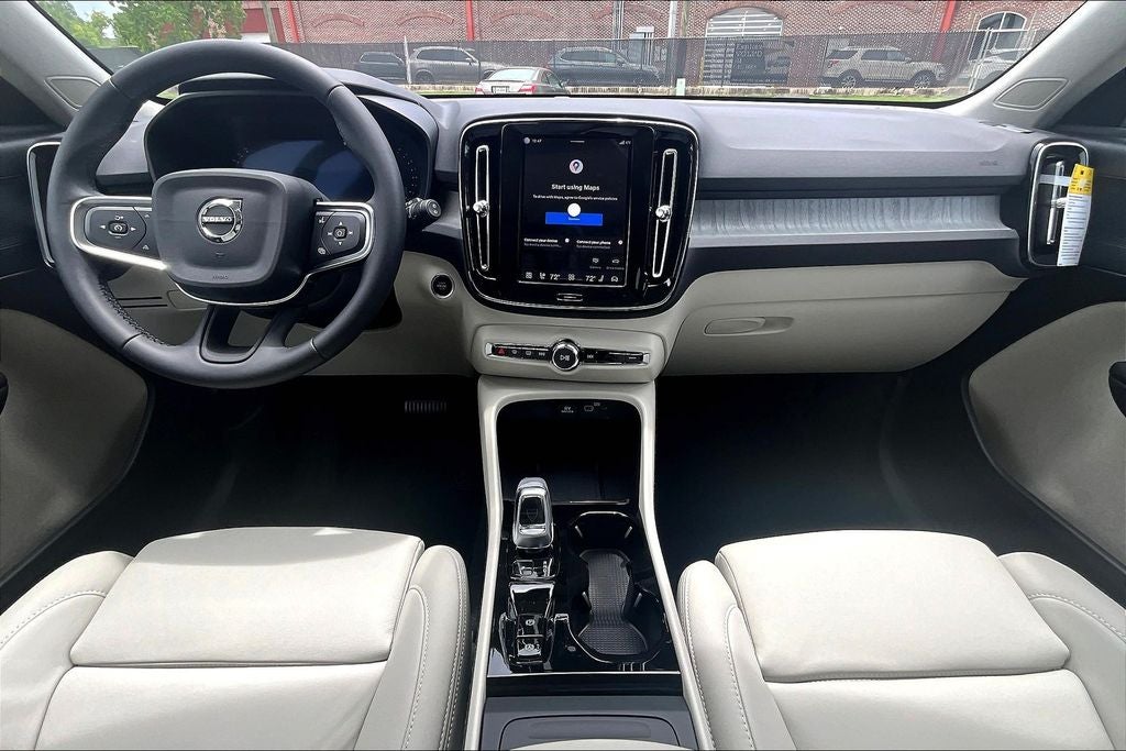 2026 Volvo XC40 B5 Plus