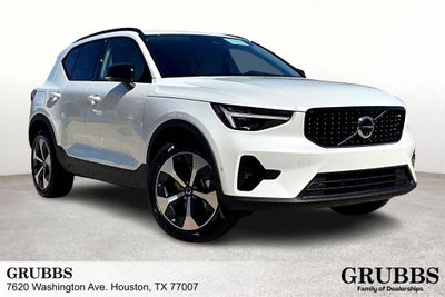 2026 Volvo XC40 B5 Plus