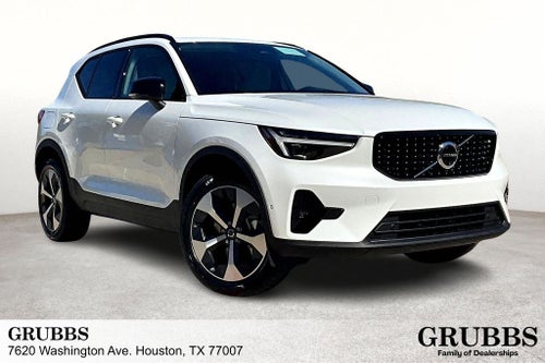 2026 Volvo XC40 B5 Plus
