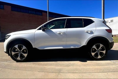 2026 Volvo XC40 B5 Plus