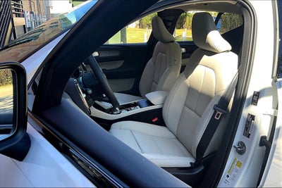 2026 Volvo XC40 B5 Plus