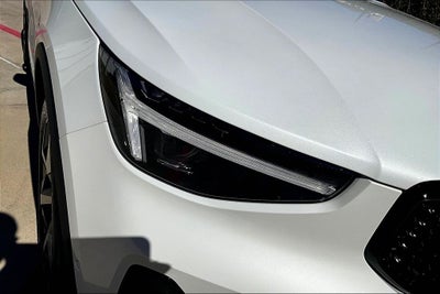 2026 Volvo XC40 B5 Plus