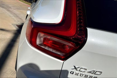 2026 Volvo XC40 B5 Plus