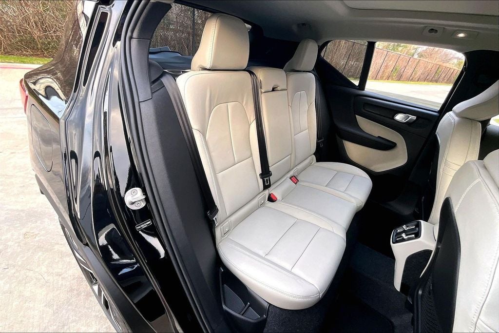 2026 Volvo XC40 B5 Plus