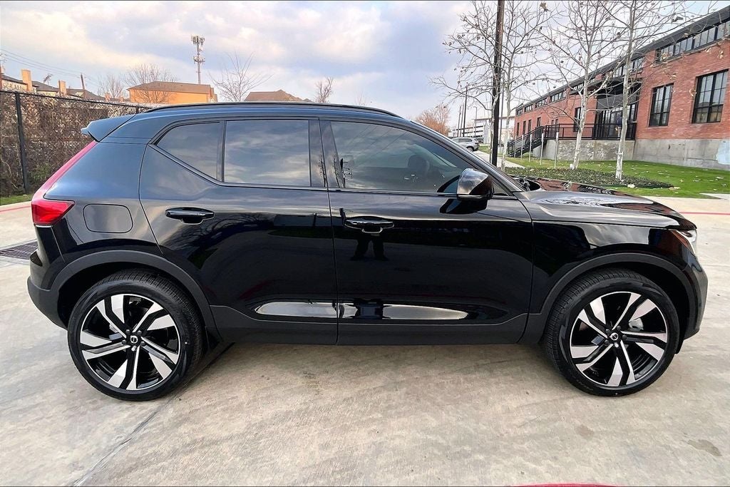 2026 Volvo XC40 B5 Plus