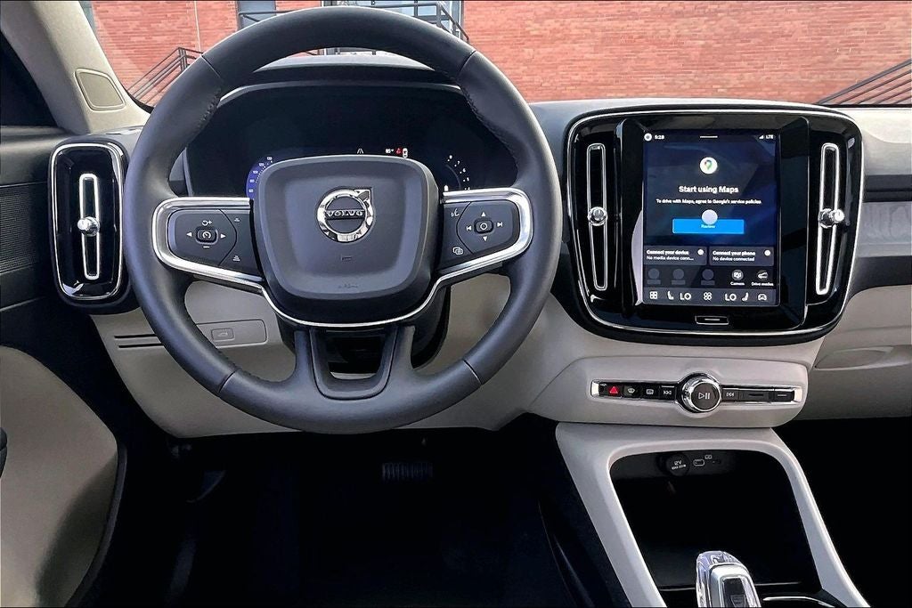 2026 Volvo XC40 B5 Plus