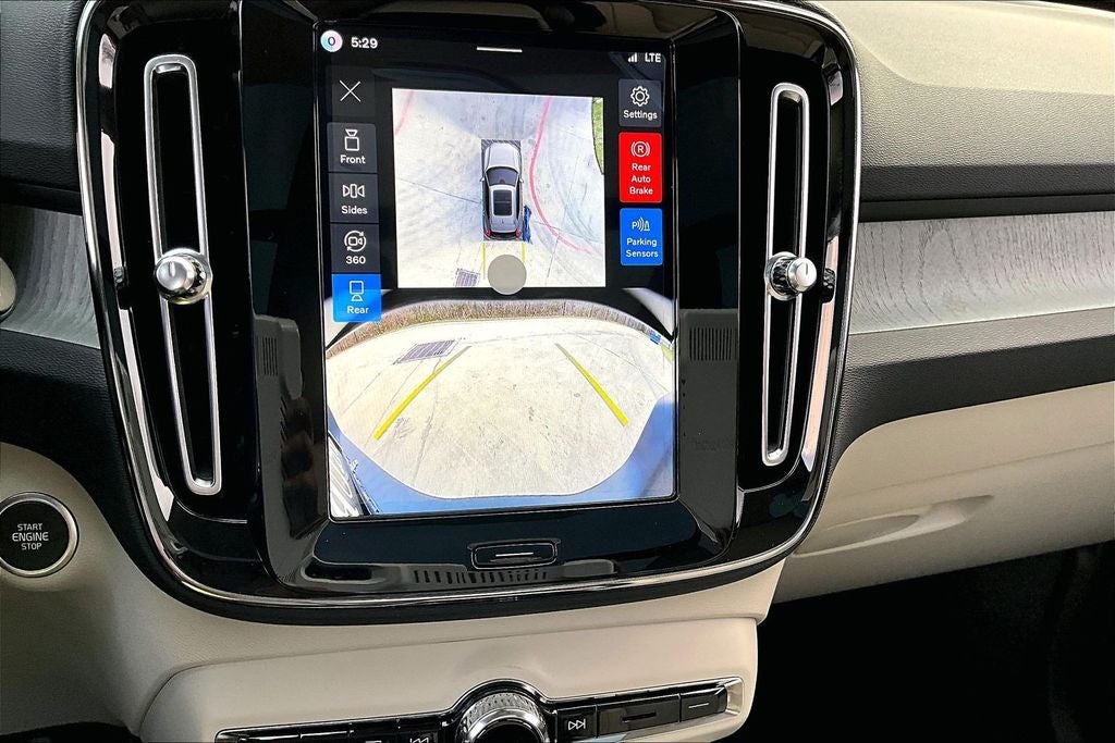 2026 Volvo XC40 B5 Plus