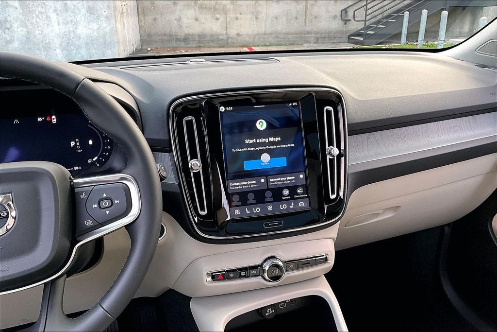 2026 Volvo XC40 B5 Plus