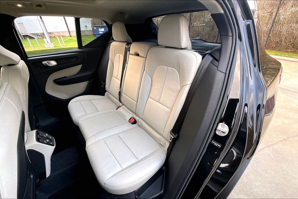 2026 Volvo XC40 B5 Plus