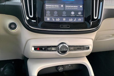 2026 Volvo XC40 B5 Plus