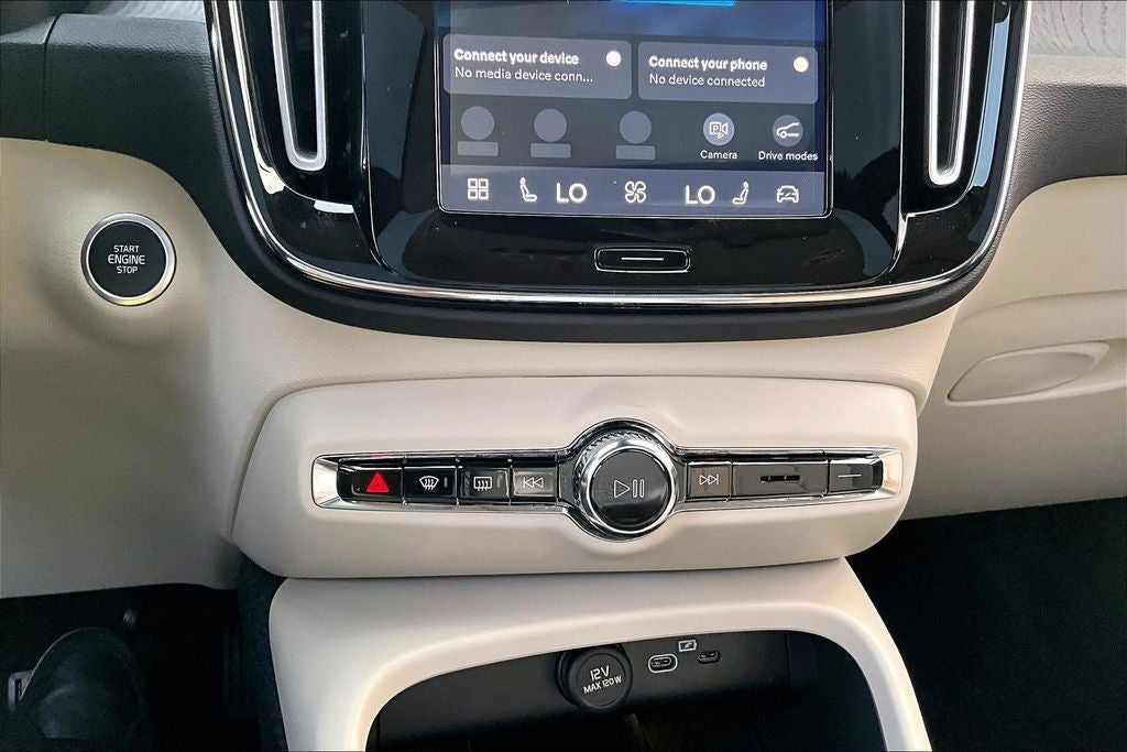 2026 Volvo XC40 B5 Plus