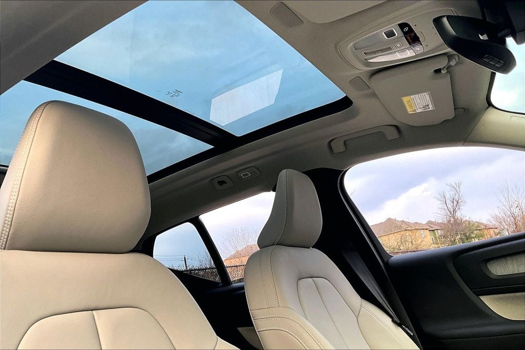 2026 Volvo XC40 B5 Plus