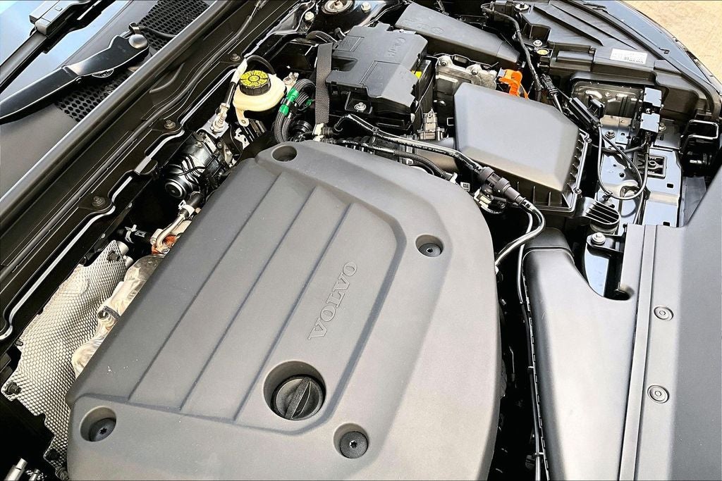 2026 Volvo XC40 B5 Plus